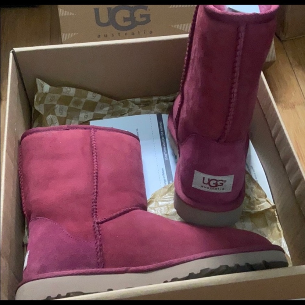 UGG Classic Short "Sangria" /Burgundy
boot-BrandNew